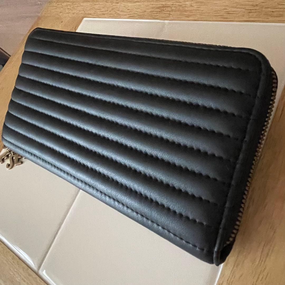 【真理です】　ディーゼル　レザー 長財布　メタル ロゴ チャーム　ブラック