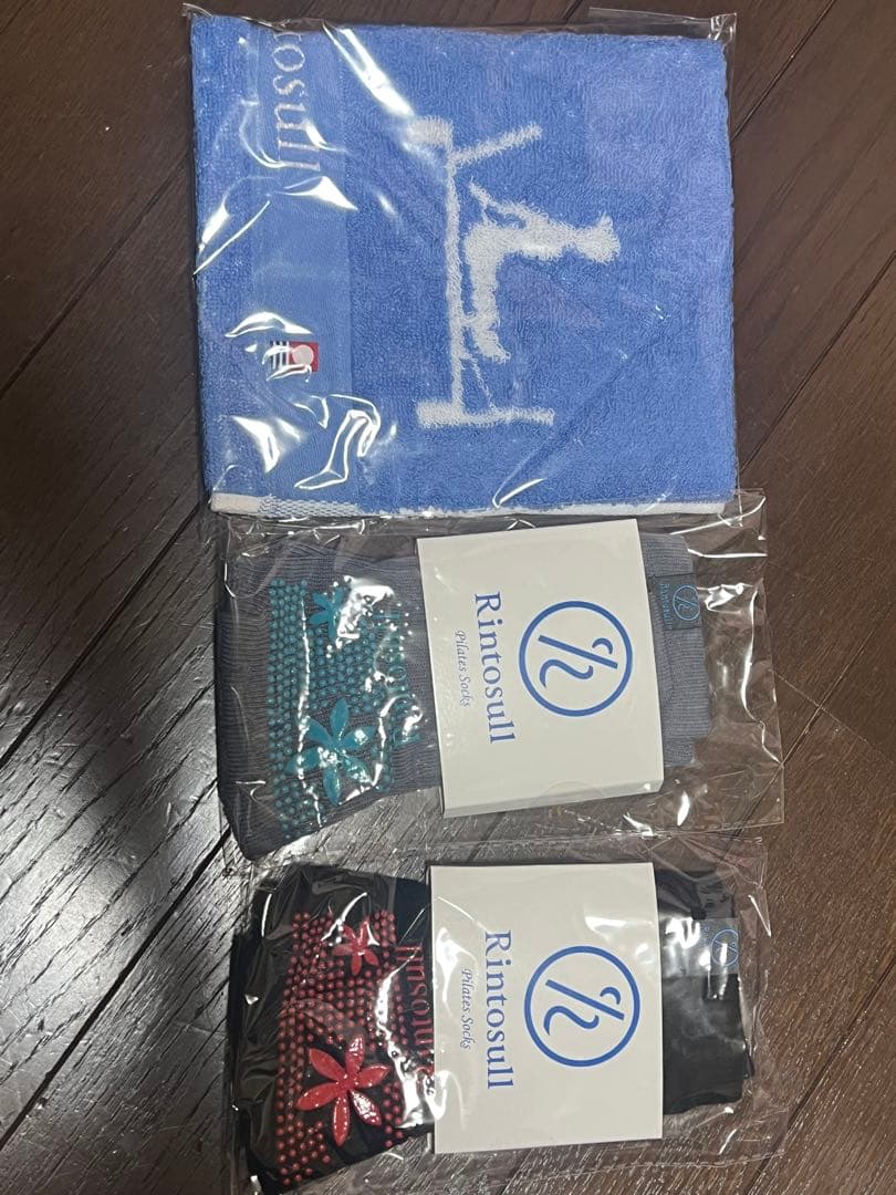 LAVA ピラティスウェア　上下セット＋靴下2組＋ハンドタオル＋水素水バッグ