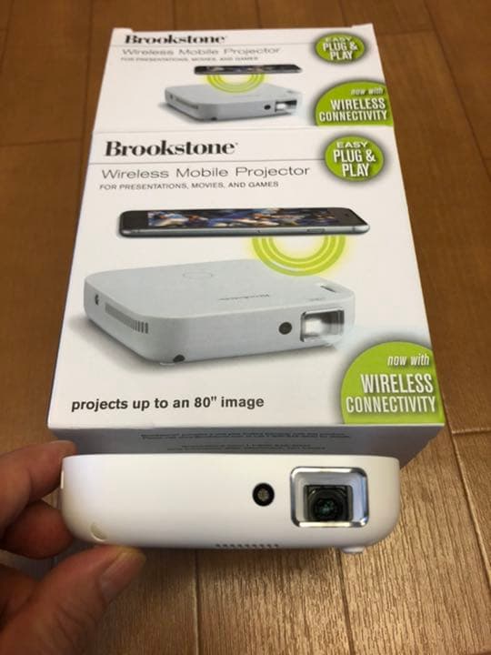 超小型プロジェクター　Brookstone