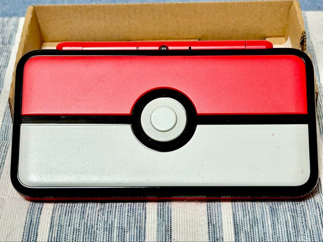 2DS ll 本体　モンスターボール エディション +ポケモンの6個セット