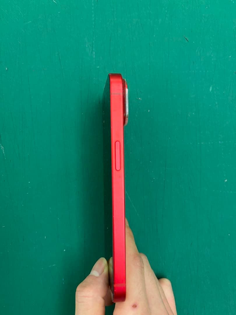 Apple iPhone 14 256GB本体 レッド　充電器とイアホン付き