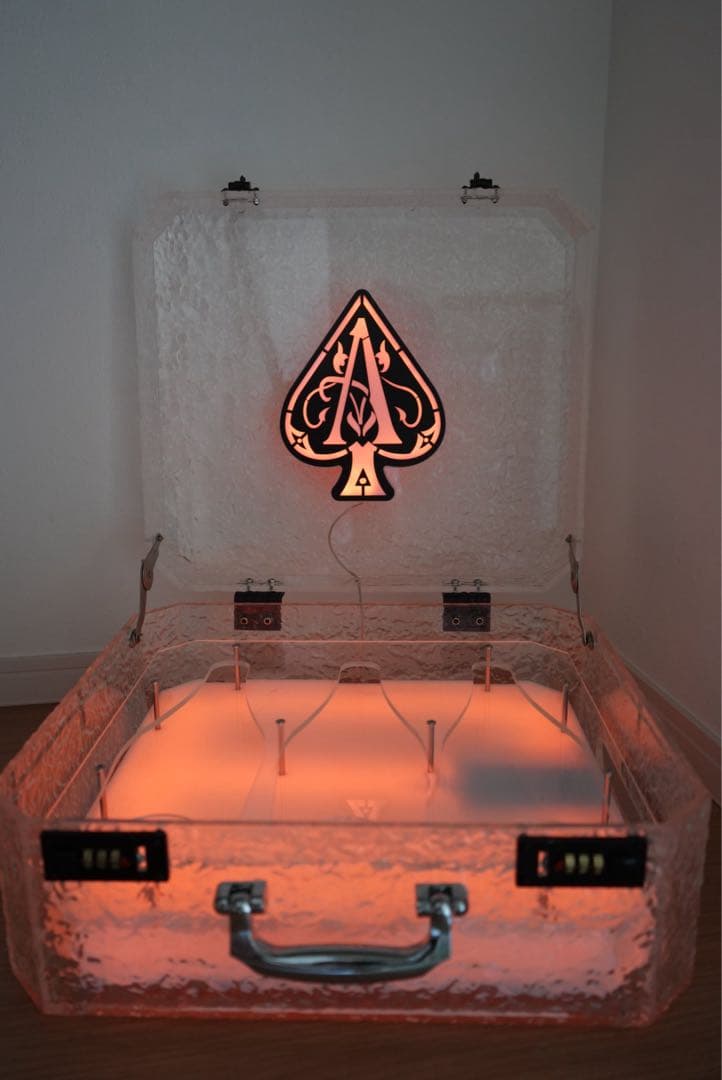 新品 シャンパン ケース LED アルマンド アタッシュケース