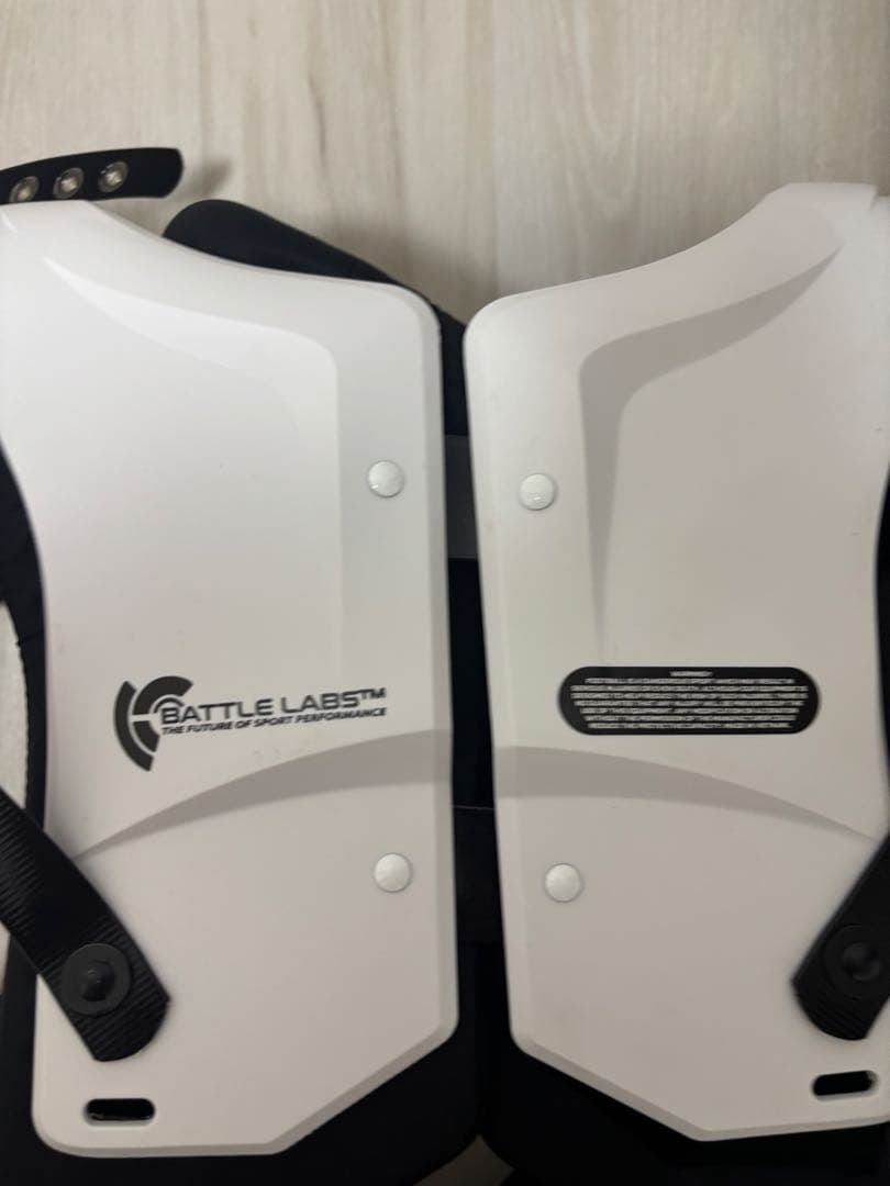 激レア　バトルショルダーパッドMサイズ　アメフト用　大人用　アダルトサイズ