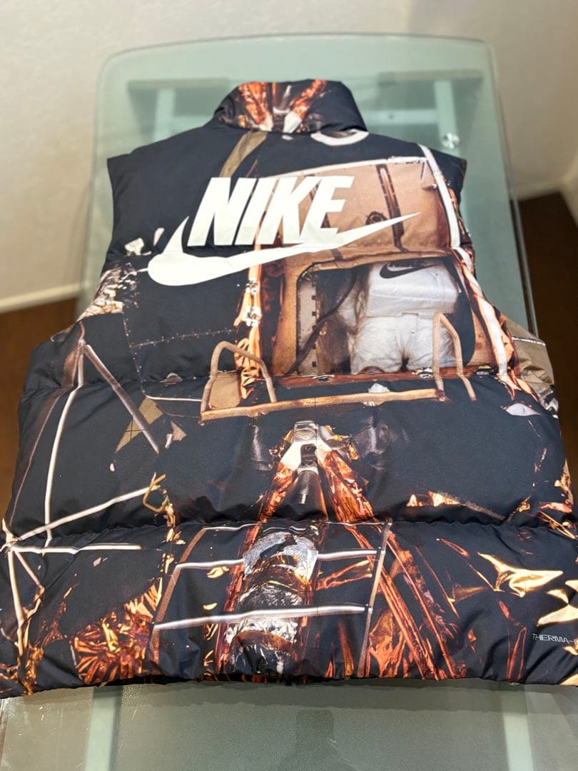最終価格NIKE グラフィックプリント ダウンベスト Lサイズ