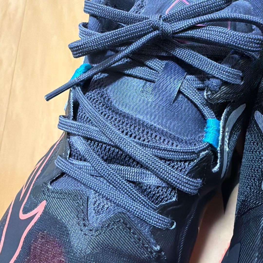 限定カラーMizuno ウェーブライトニングZ8 27.5センチ