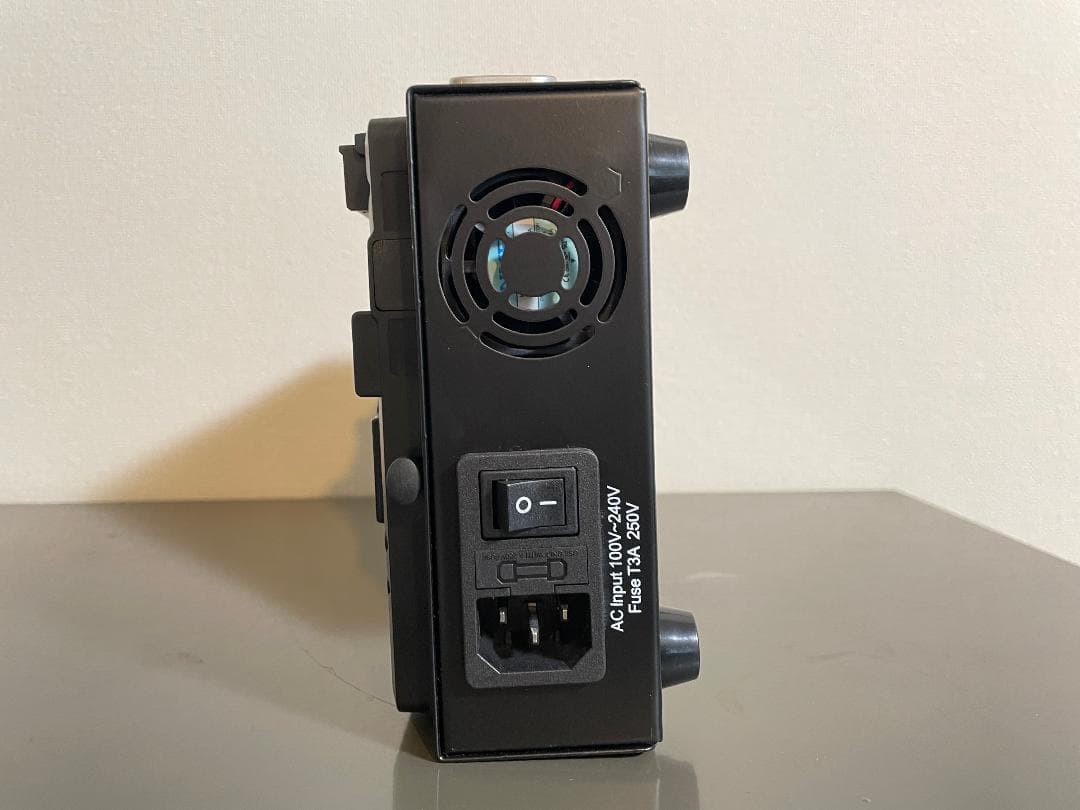 Rotolight RL-CHARGER-VL2 　Vマウントチャージャー