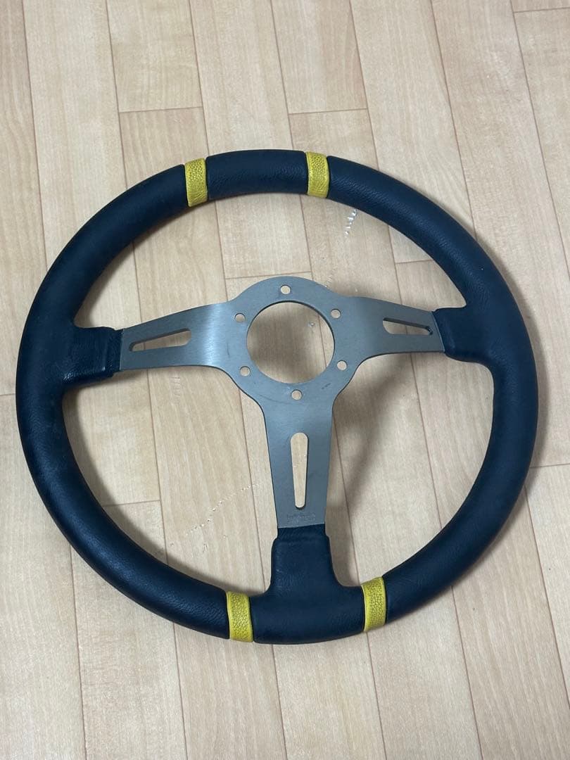 momoステアリング ドラフティング 正規品