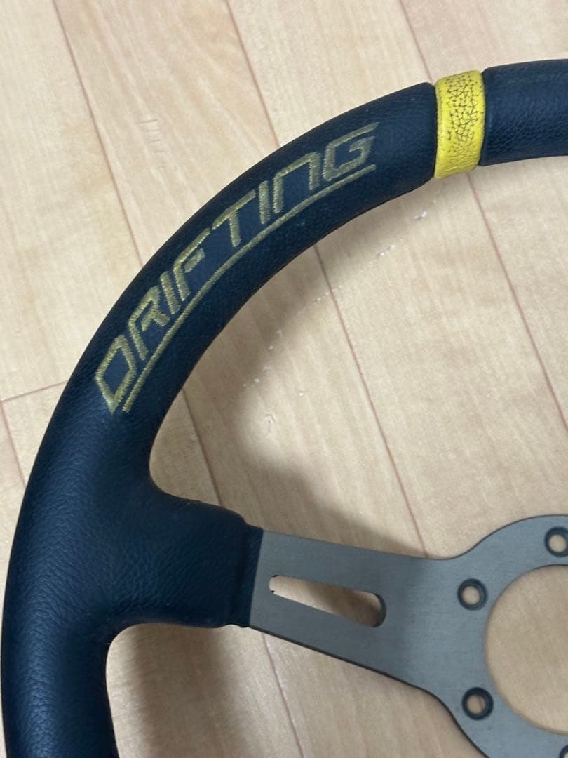 momoステアリング ドラフティング 正規品