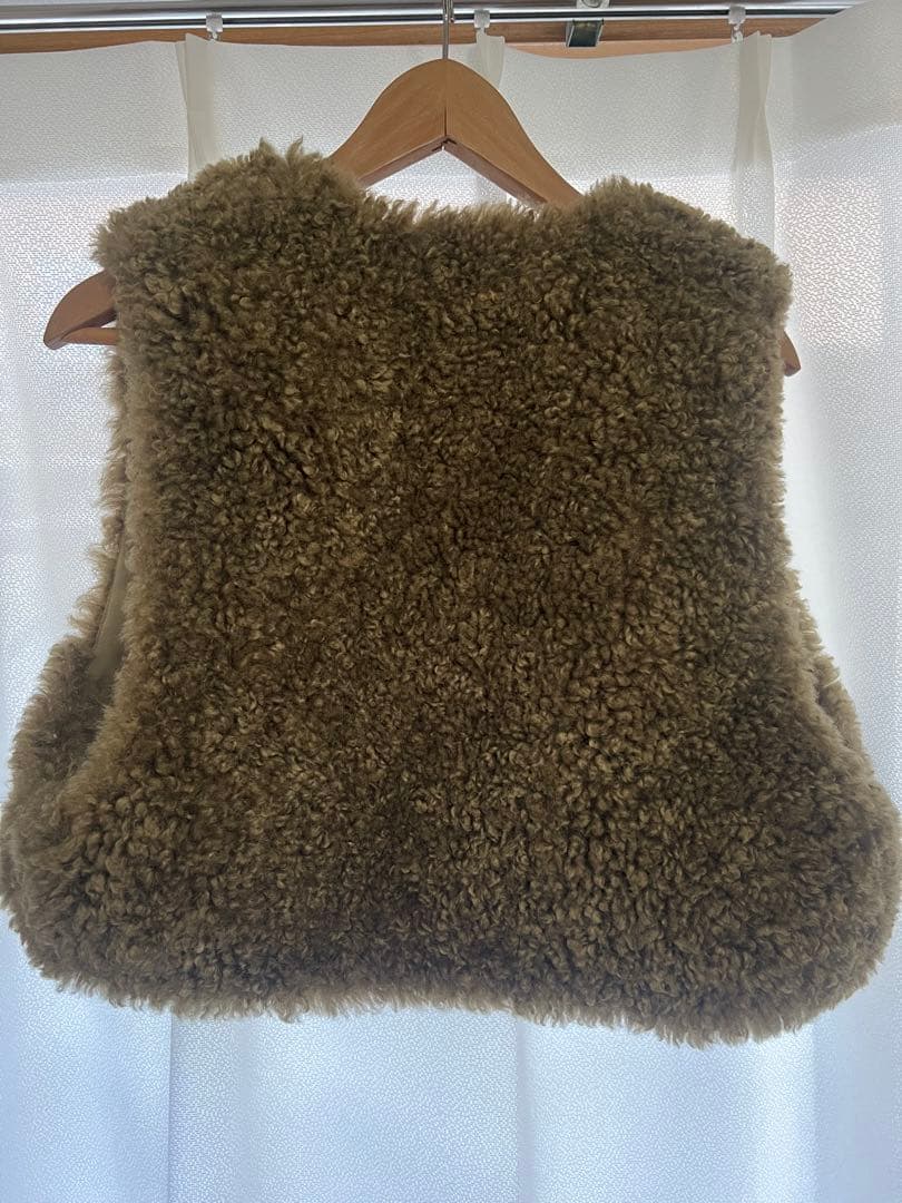 HYKE ファー素材　カーキ　ベスト