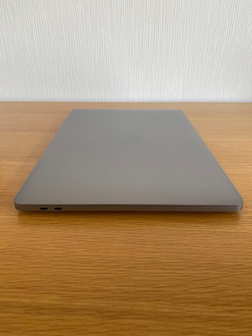 美品　MacBook Pro 2019 未使用に近い　MacBook本体