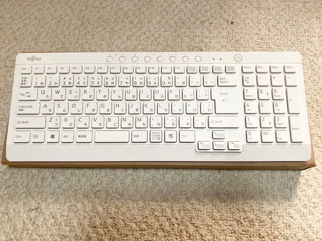 FUJITSU　デスクトップPC　ESPRIMO　FMVF56HDWY