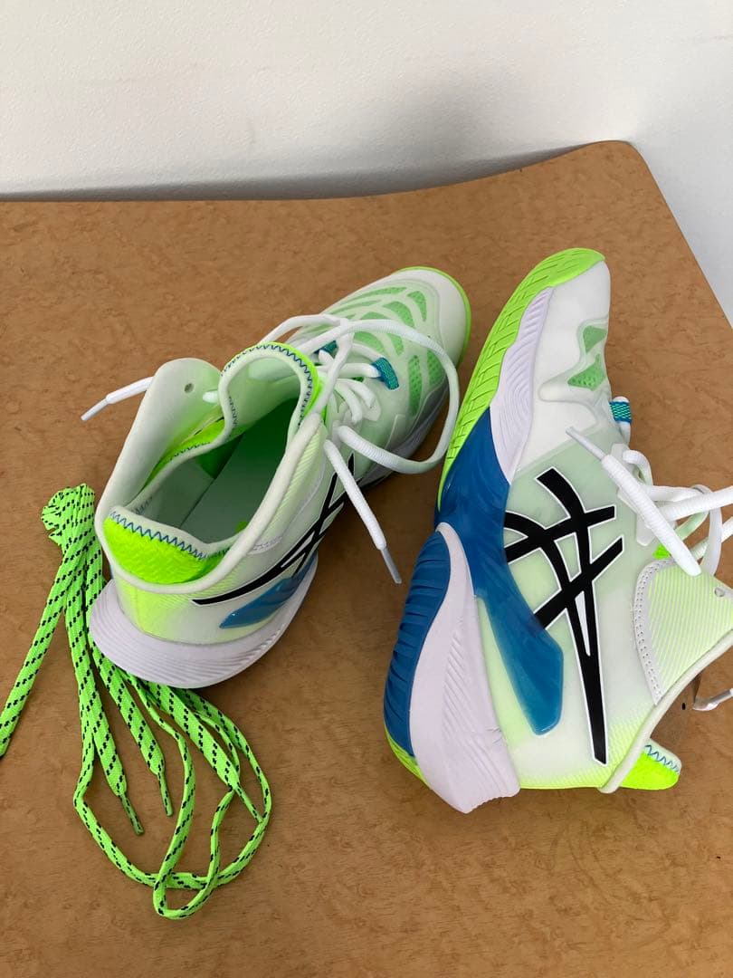 新品未使用Asics rise バレーボールシューズ　26センチ