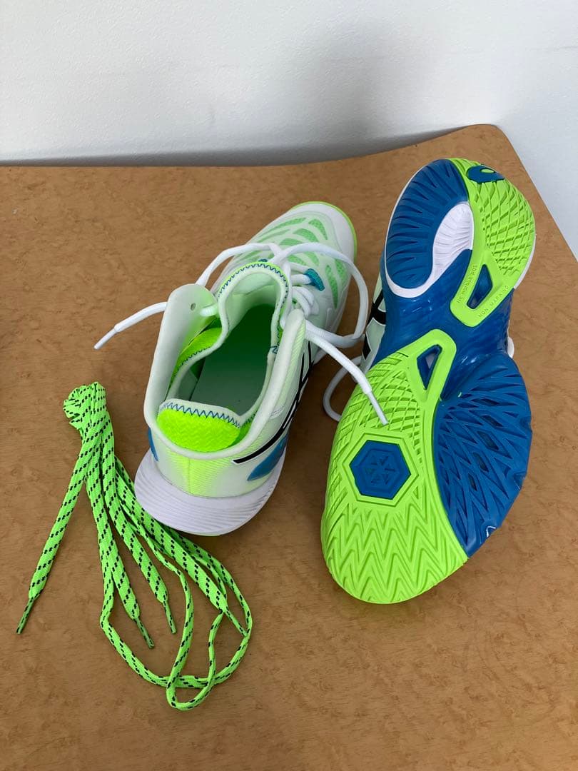 新品未使用Asics rise バレーボールシューズ　26センチ