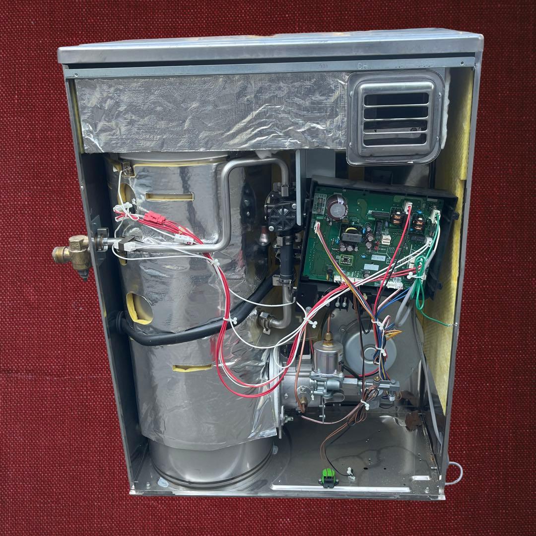 石油ボイラー 長府製作所 IBF-3865SG 給湯専用 減圧式、2020年製。