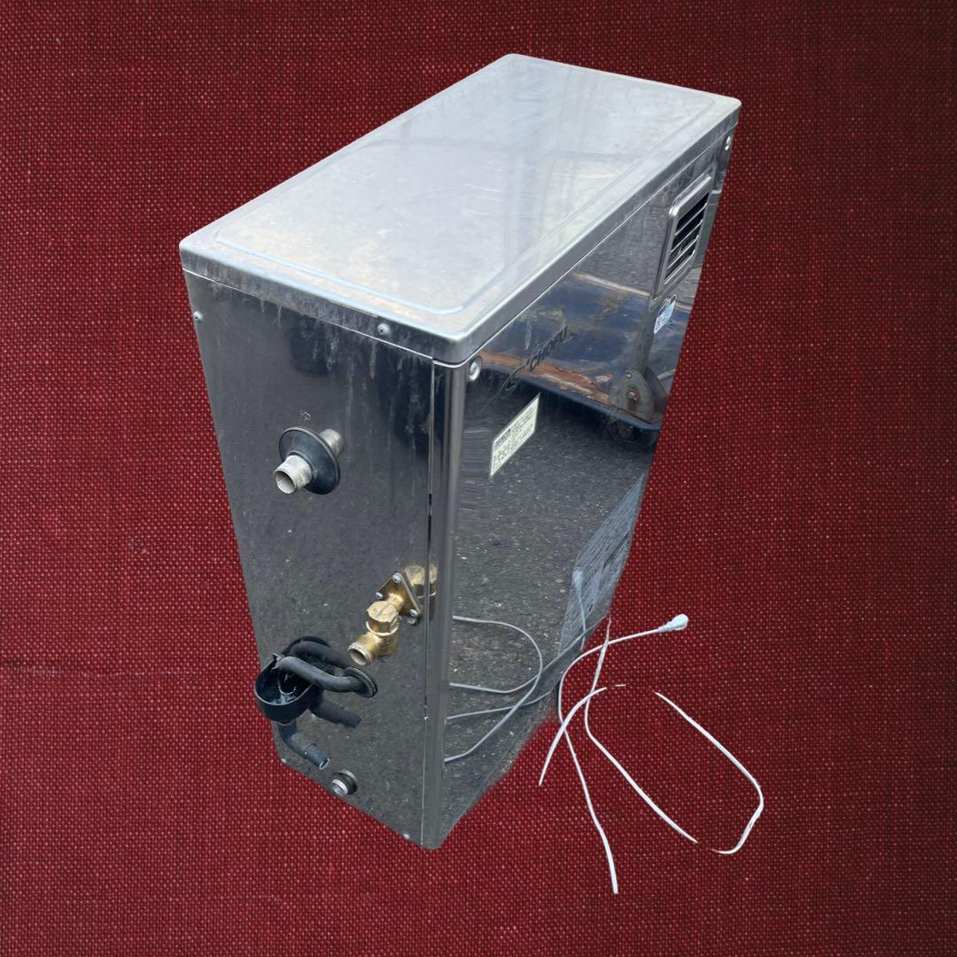 石油ボイラー 長府製作所 IBF-3865SG 給湯専用 減圧式、2020年製。