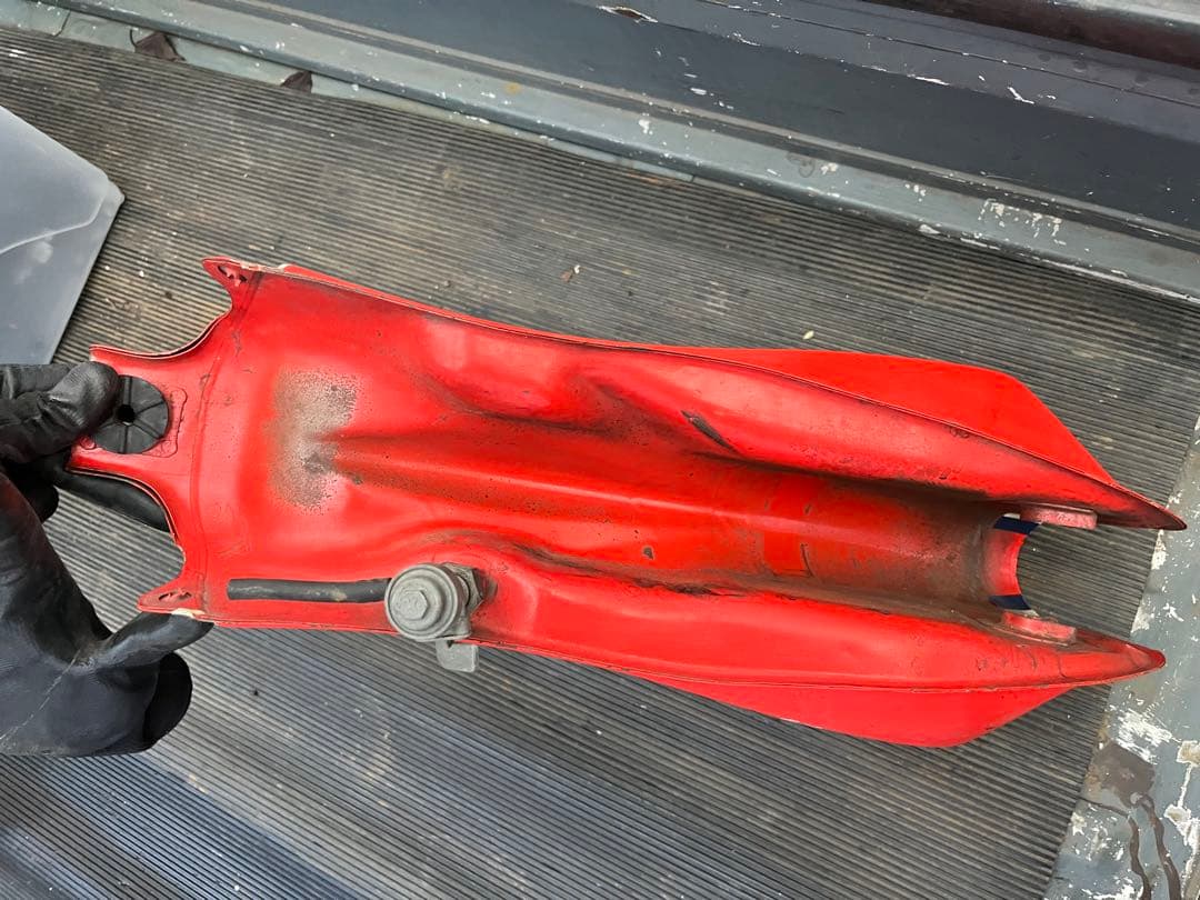 TLM50 フューエルタンク　コック　キャップ