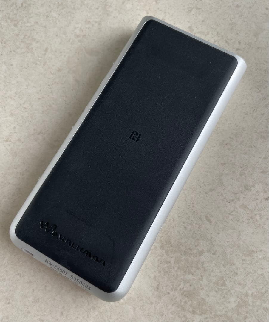 〔中古品〕 WALKMAN メモリ64GB シルバー　NW-ZX507