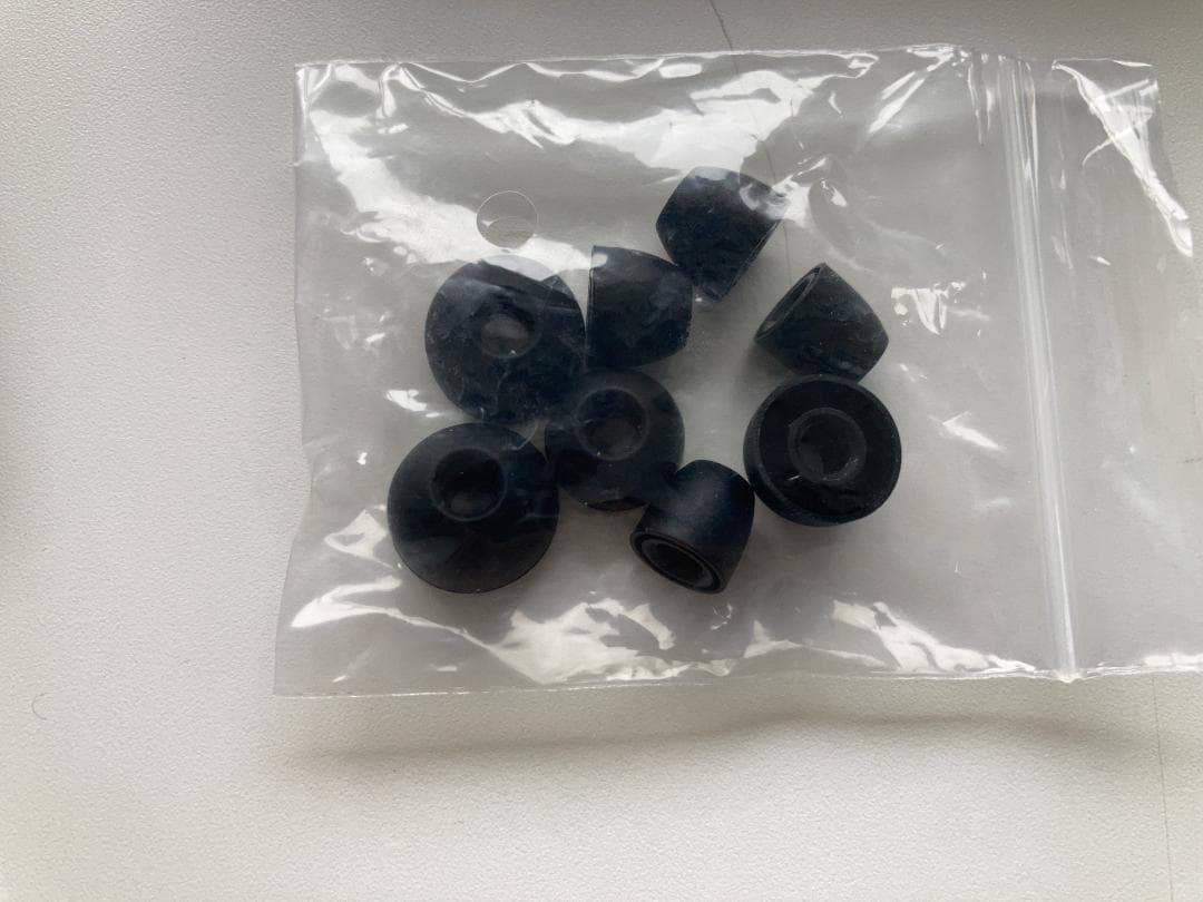 【パコさま用】Bang & Olufsen EQ　良音質！　ワイヤレスイヤホン