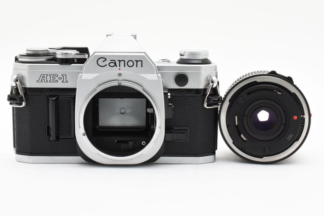 フィルムカメラ Canon AE-1 Silver + New FD 28mm f2.8