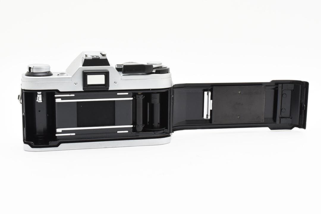 フィルムカメラ Canon AE-1 Silver + New FD 28mm f2.8