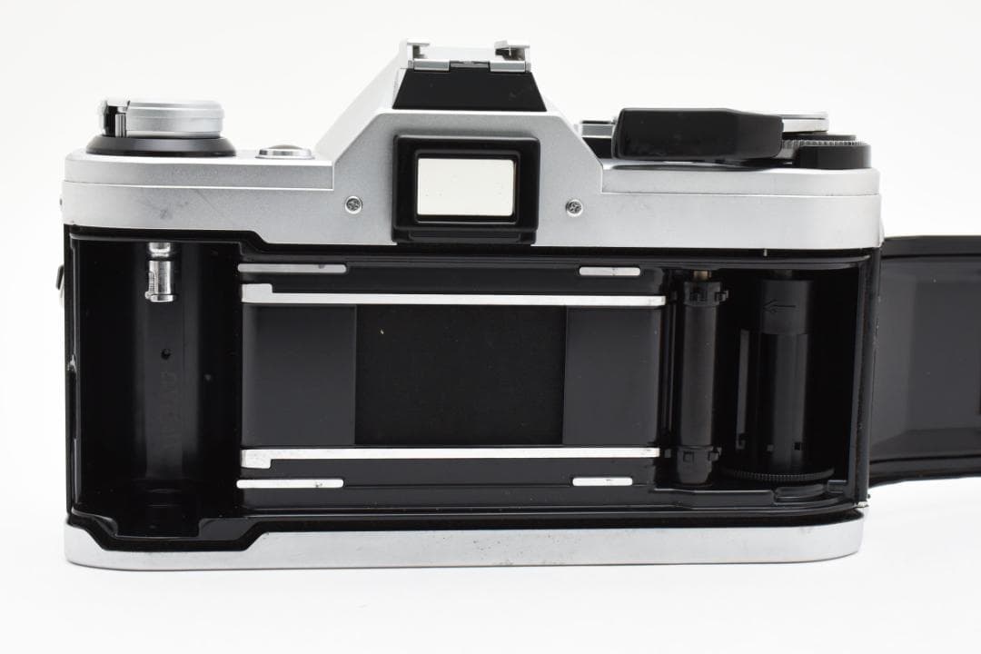 フィルムカメラ Canon AE-1 Silver + New FD 28mm f2.8