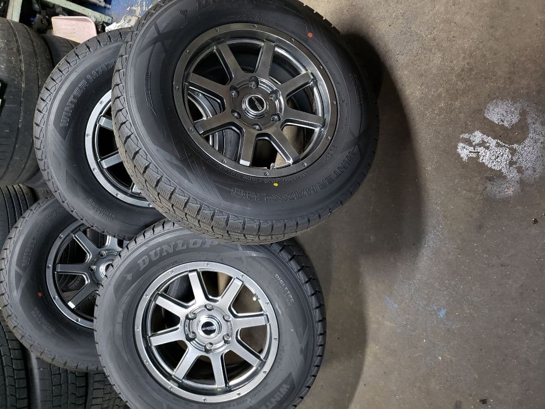 ランクルプラド　　スタッドレスタイヤ　アルミホイール　17インチ　６穴　1本③