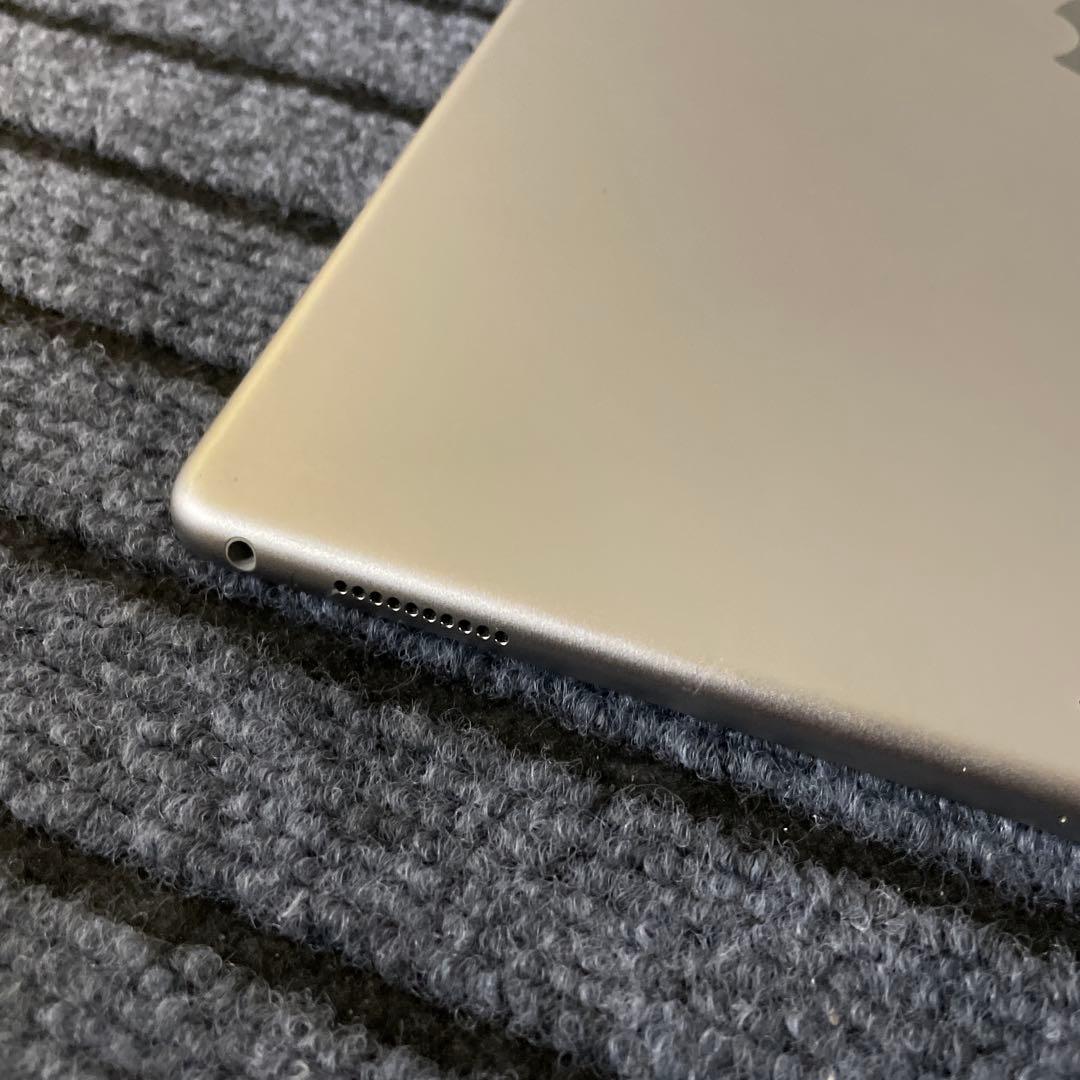 182 iPad Pro 12.9 2世代 64GB Wi-Fi グレイ