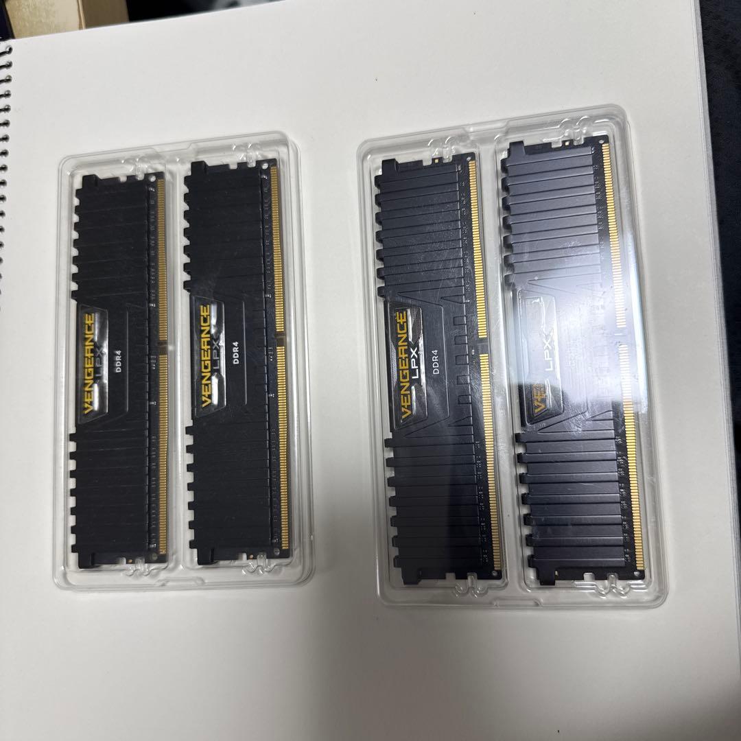 メモリー Corsair VengeanceLPX DDR4 64GB(16x4)2666