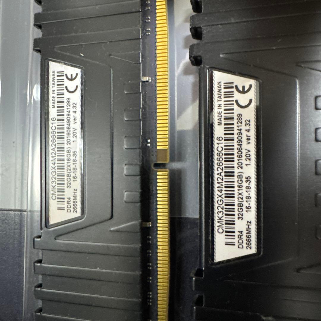 メモリー Corsair VengeanceLPX DDR4 64GB(16x4)2666