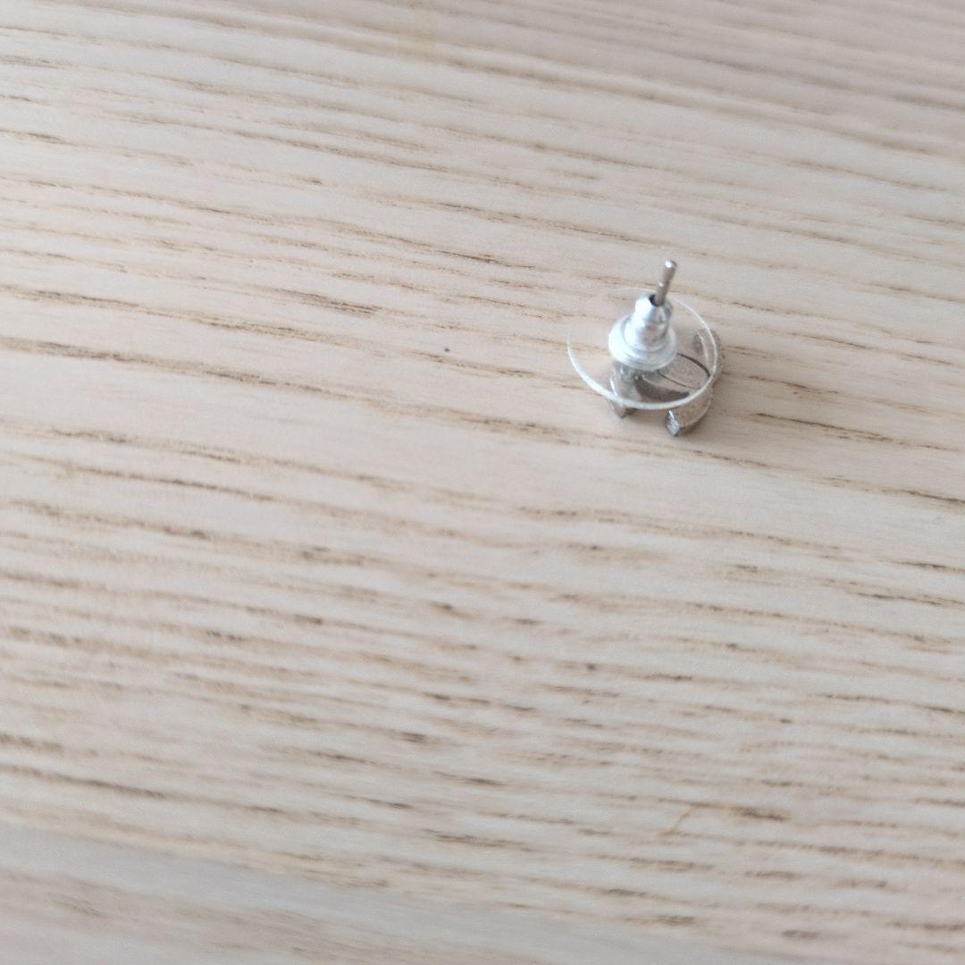 Chanel ロゴデザイン スタッドピアス