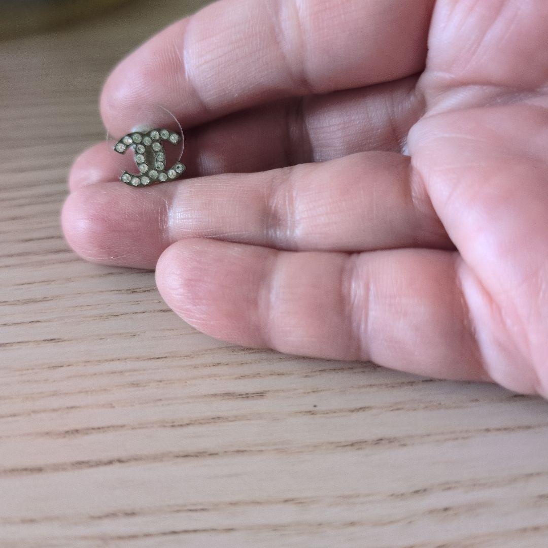 Chanel ロゴデザイン スタッドピアス