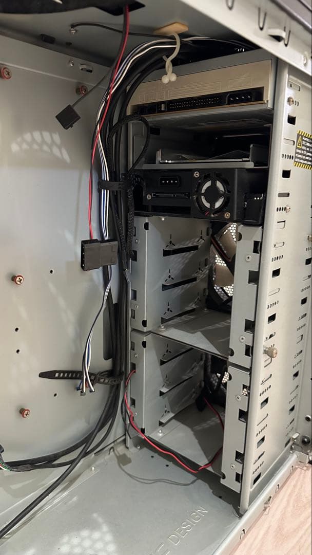 LITEON PCケース スチール アクリル　5fan