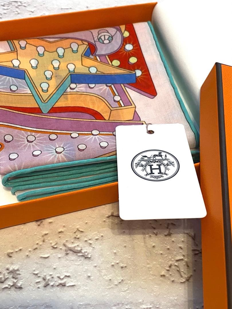 新品未使用　エルメス　ハンカチーフ《エルメス・エレクトリック》