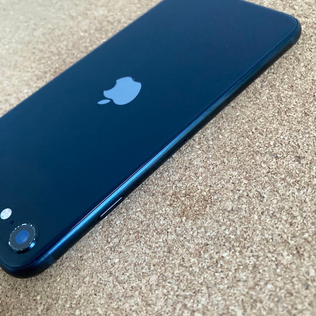4031 電池新品☆比較的美品☆iPhoneSE3 128GB SIMフリー☆