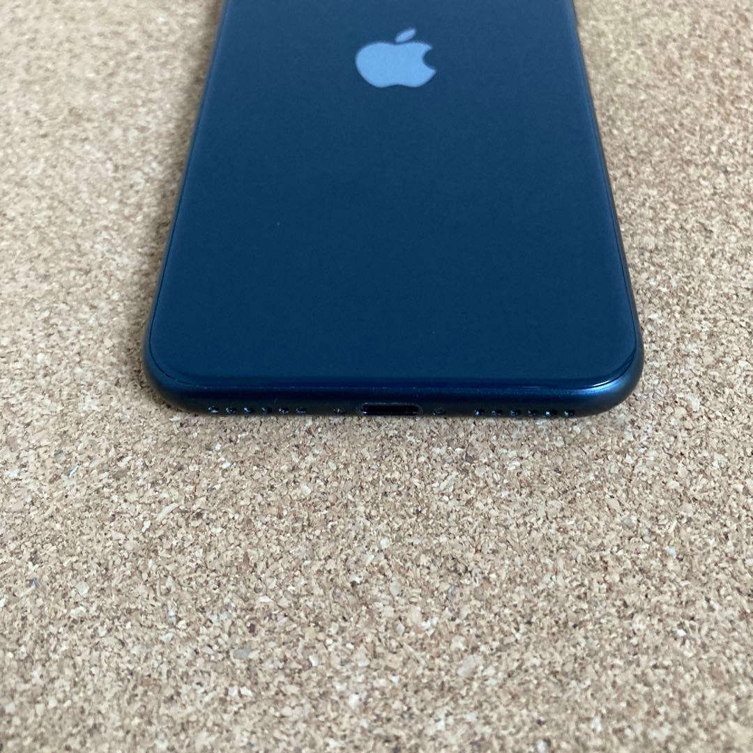 4031 電池新品☆比較的美品☆iPhoneSE3 128GB SIMフリー☆