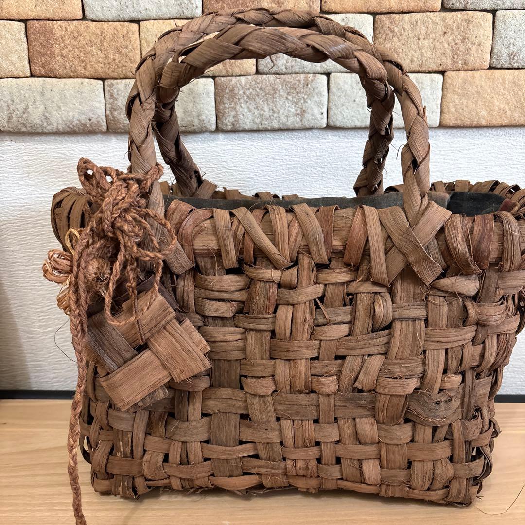 山葡萄　天然素材編み込みかごバッグ