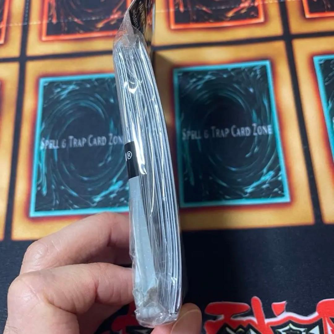 新品未開封 Ultra PRO brom スリーブ