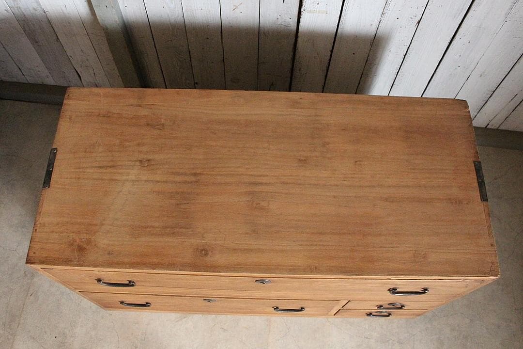 味のある古い木製の引き出し4杯　チェスト　桐箪笥　タンス　古家具　古民家