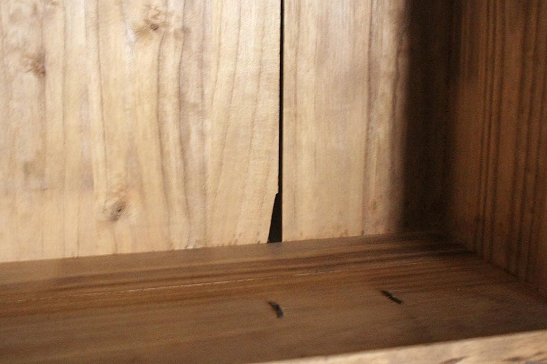 味のある古い木製の引き出し4杯　チェスト　桐箪笥　タンス　古家具　古民家