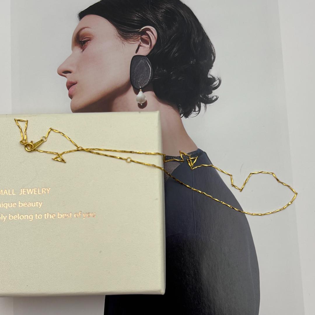 ⭐ 極美品 ✨ユニークデザイン K18 ゴールドネックレス 1.8g