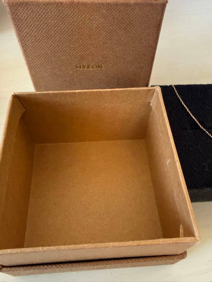 HYEON イニシャルネックレスM