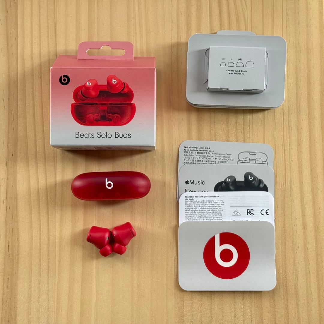 Beats Solo Buds トランスペアレントレッド