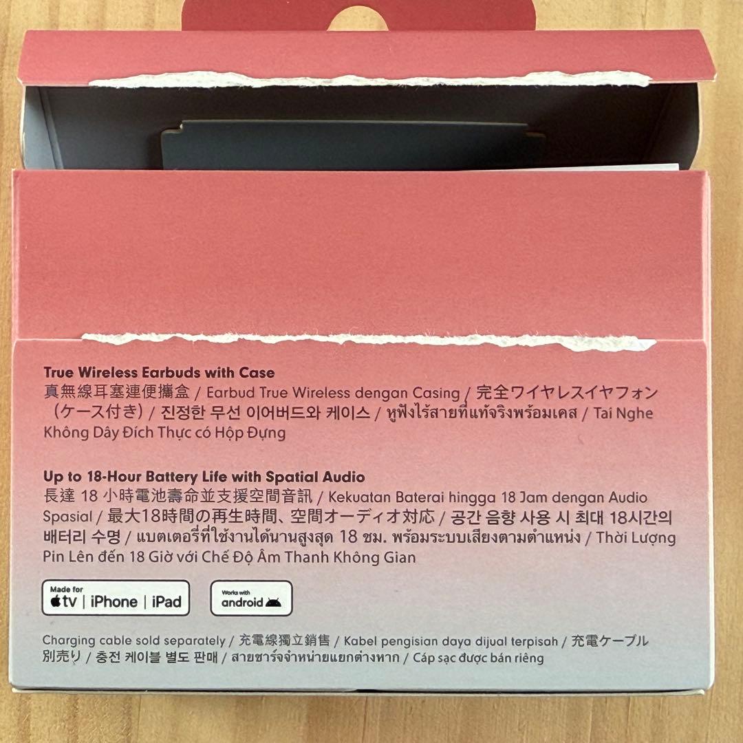 Beats Solo Buds トランスペアレントレッド