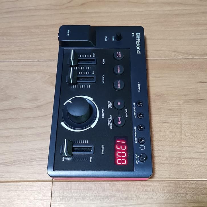 Roland ボーカル用エフェクター E-4 VOICE TWEAKER