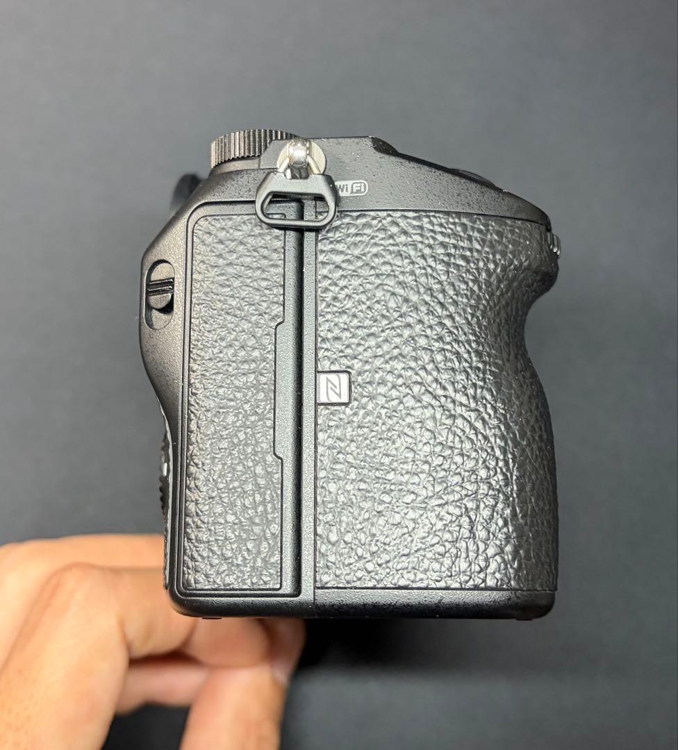 美品［ショット数8,856枚］ SONY α7 III ILCE-7M3