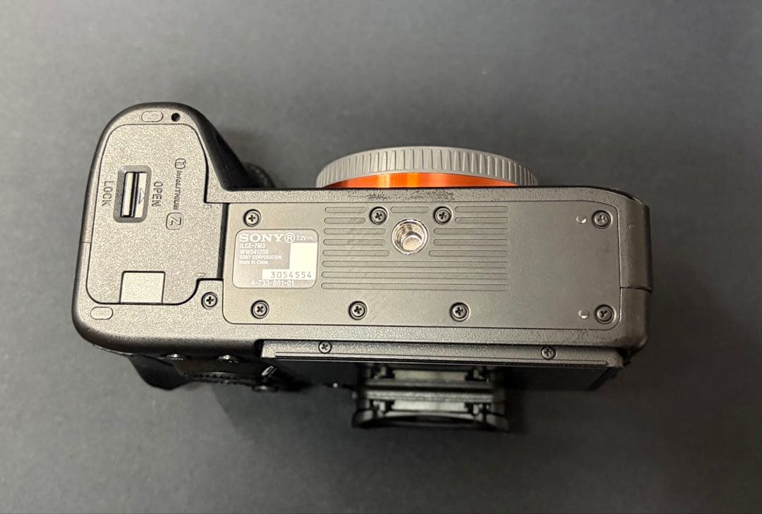 美品［ショット数8,856枚］ SONY α7 III ILCE-7M3