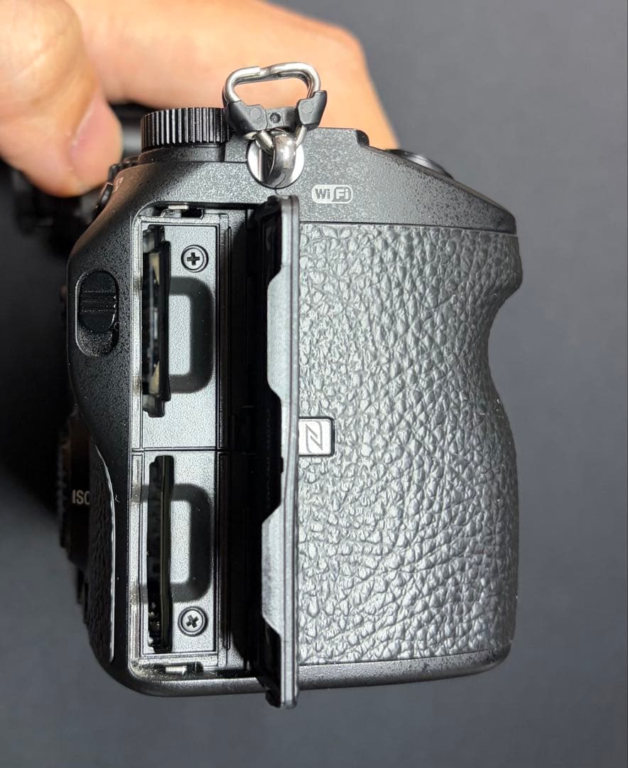 美品［ショット数8,856枚］ SONY α7 III ILCE-7M3