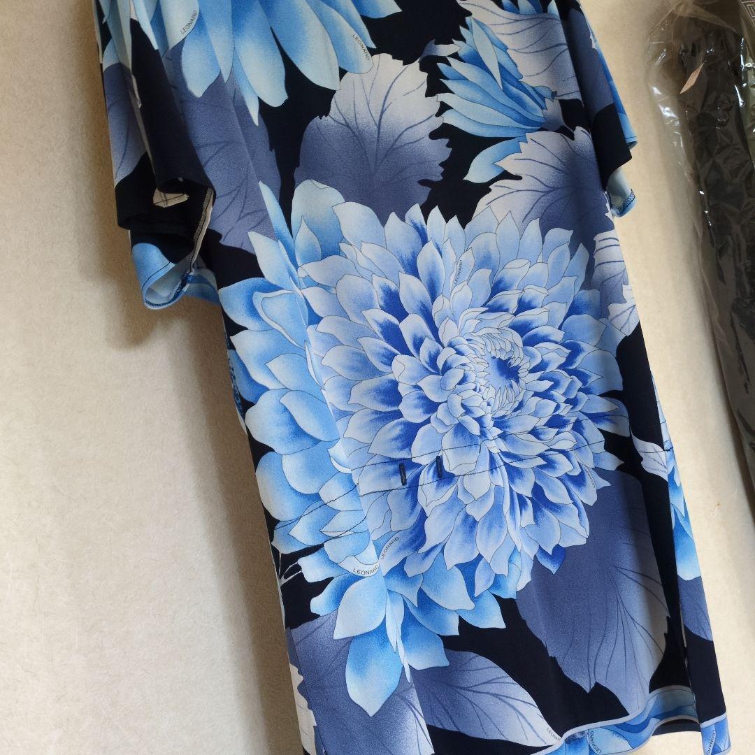 レオナール　大きいサイズ　人気花柄 半袖チュニックのみ