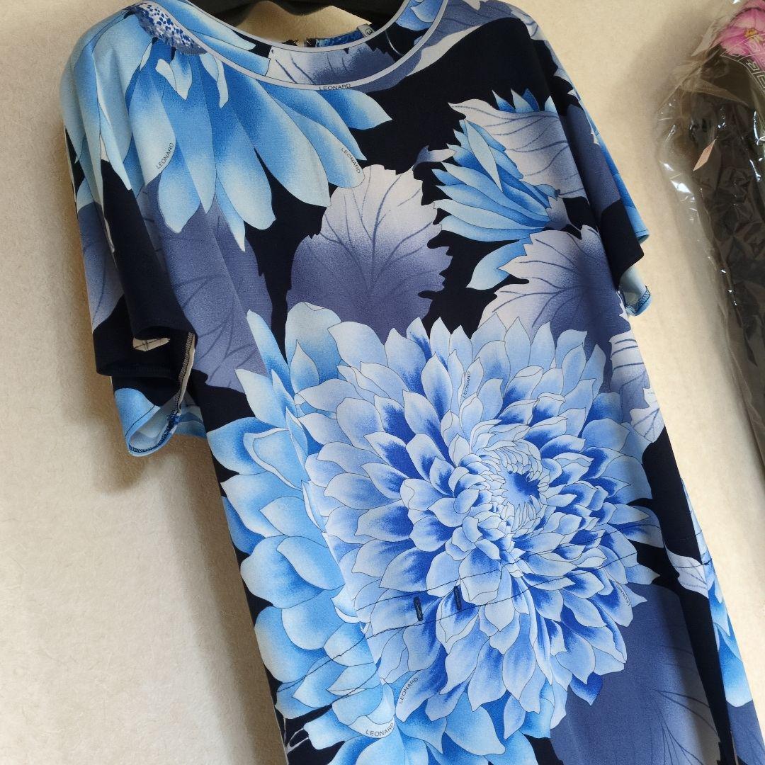 レオナール　大きいサイズ　人気花柄 半袖チュニックのみ