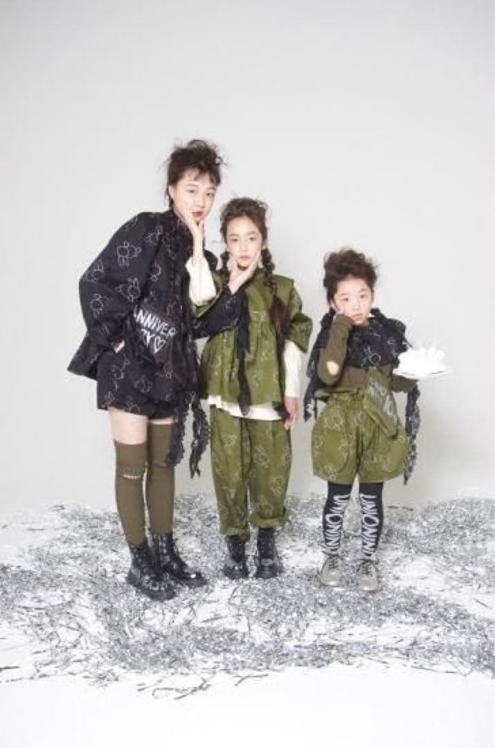 セール⚫︎UNIONINI⚫︎カーキにシルバーのうさぎのトップス 10/12Y